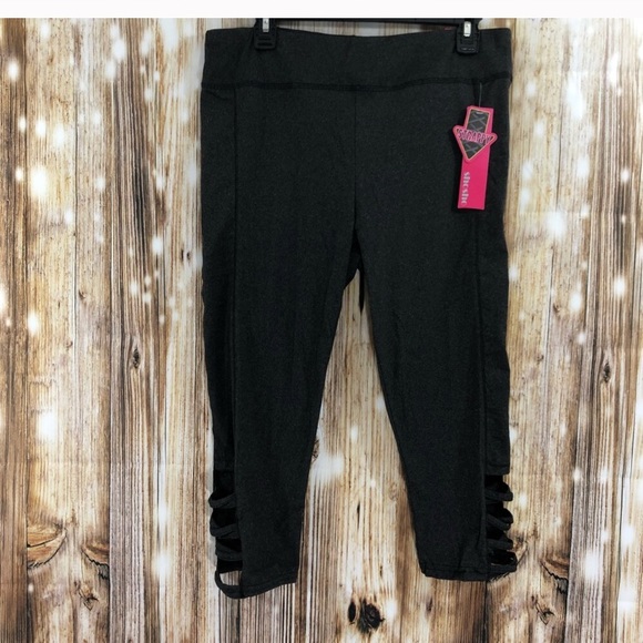 ⭐️ Plus Size Work Out Capri Leggings - Picture 2 of 6